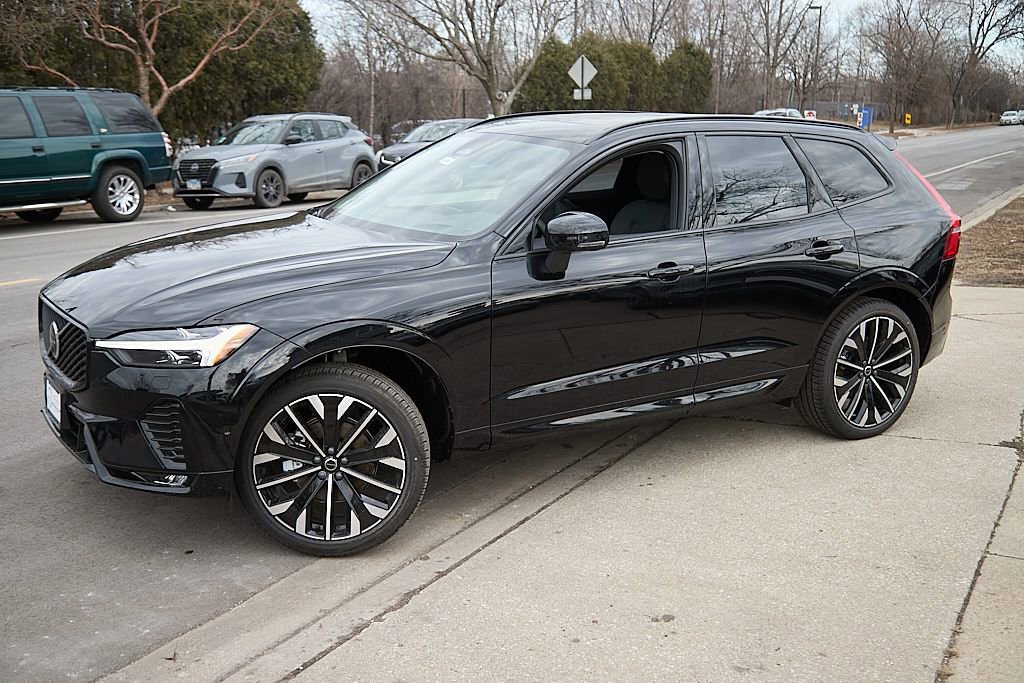 New 2026 Volvo XC60 B5 Ultra w/ Protection Package Premier image 3