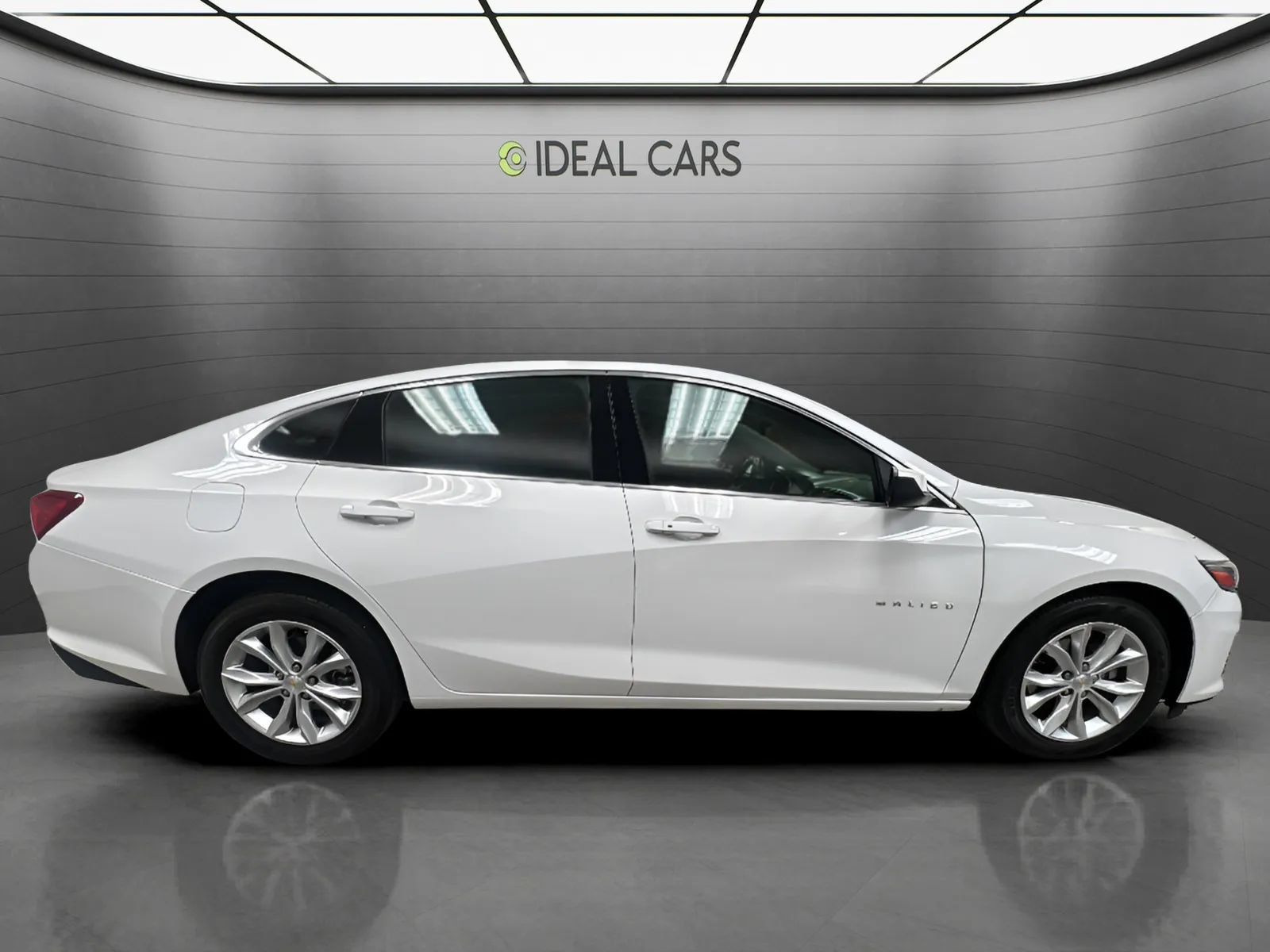 Used 2025 Chevrolet Malibu LT FWD image 4