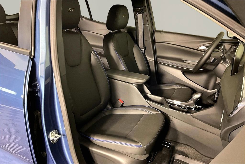 New 2026 Buick Encore GX Sport Touring w/ Comfort Package FWD image 12