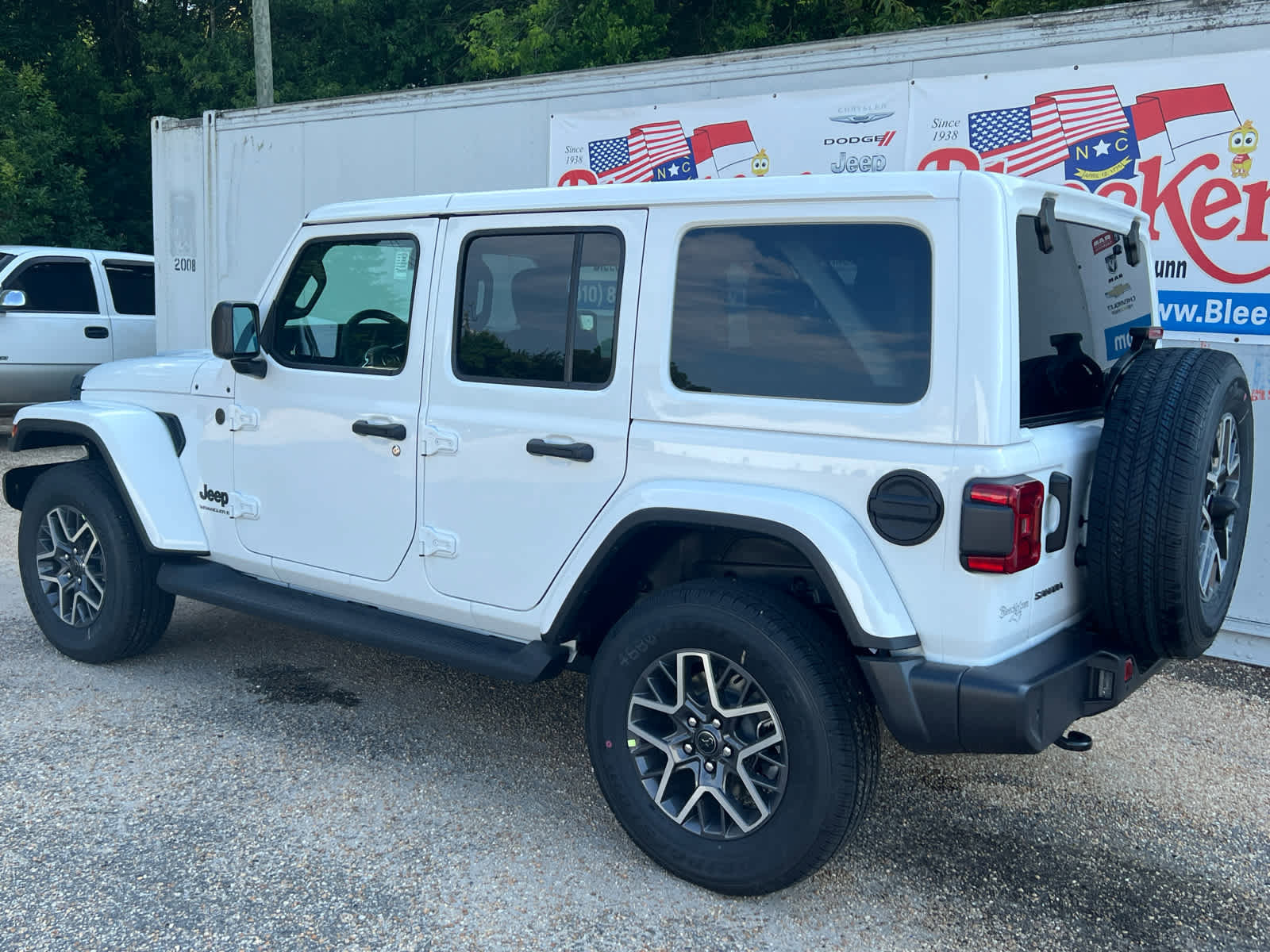 New 2025 Jeep Wrangler Sahara image 8