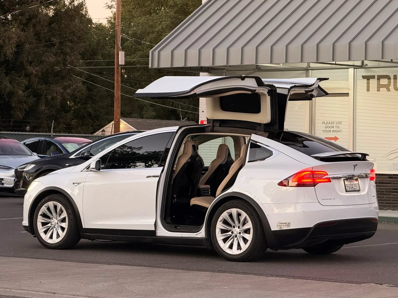 Used 2016 Tesla Model X 90D AWD/4WD image 7