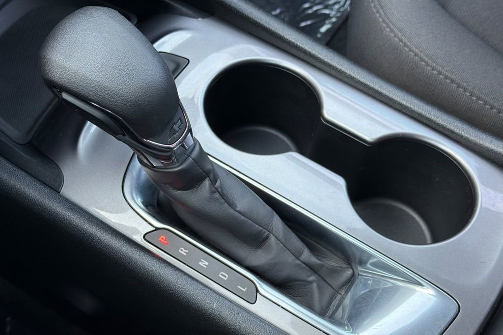 Used 2021 Chevrolet Malibu LS image 19