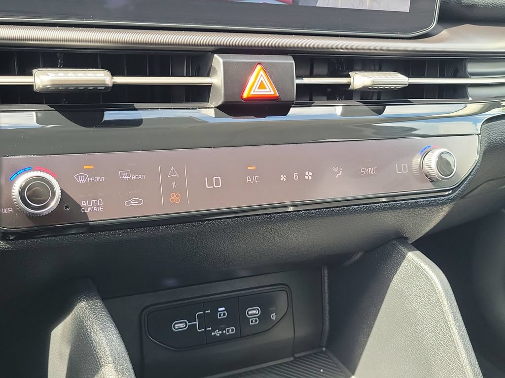 Certified 2026 Kia Sportage SX AWD/4WD image 17