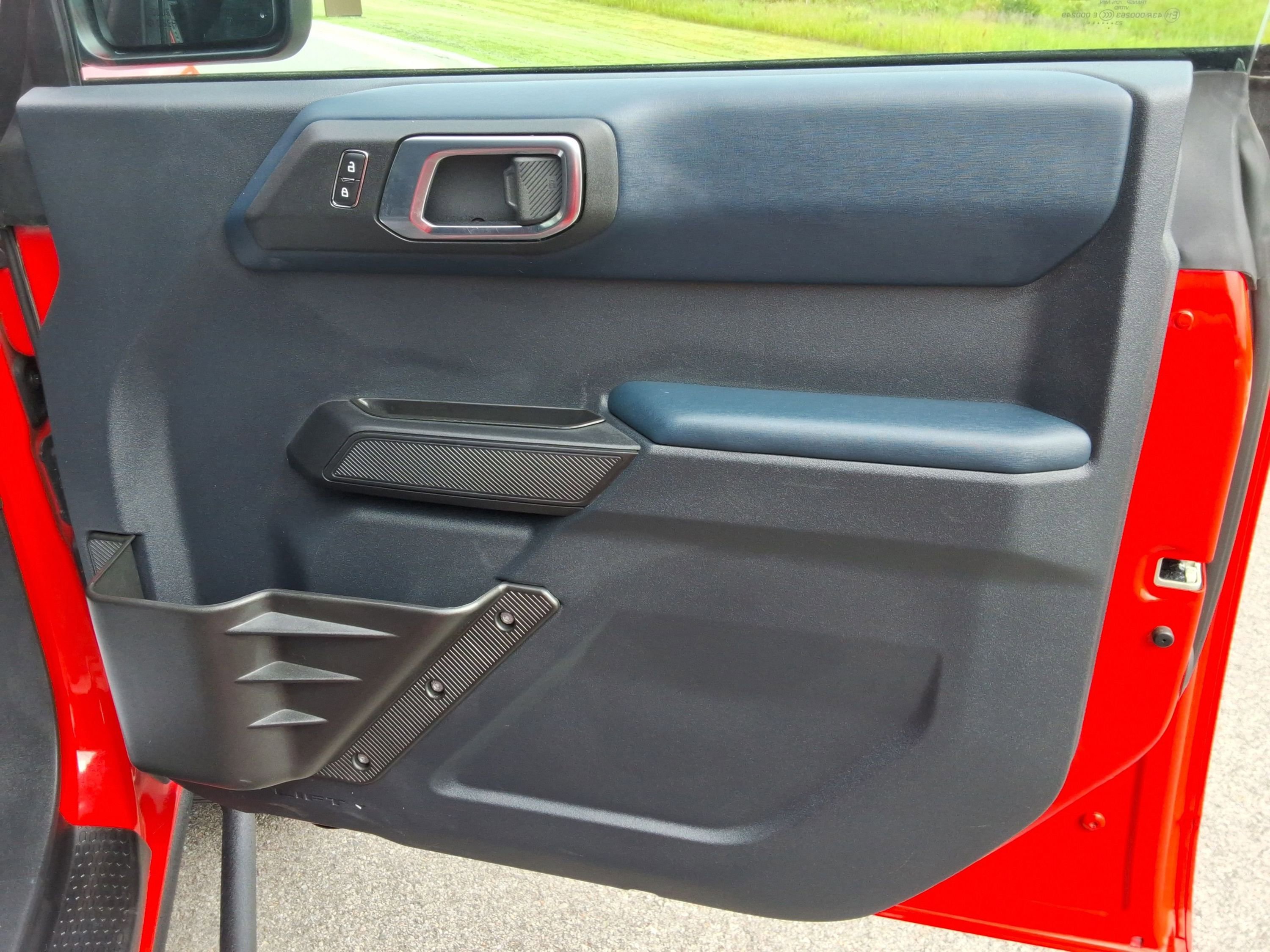 Used 2023 Ford Bronco Heritage Edition AWD/4WD image 26