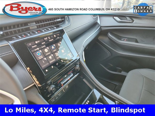 Used 2024 Jeep Grand Cherokee Laredo image 29