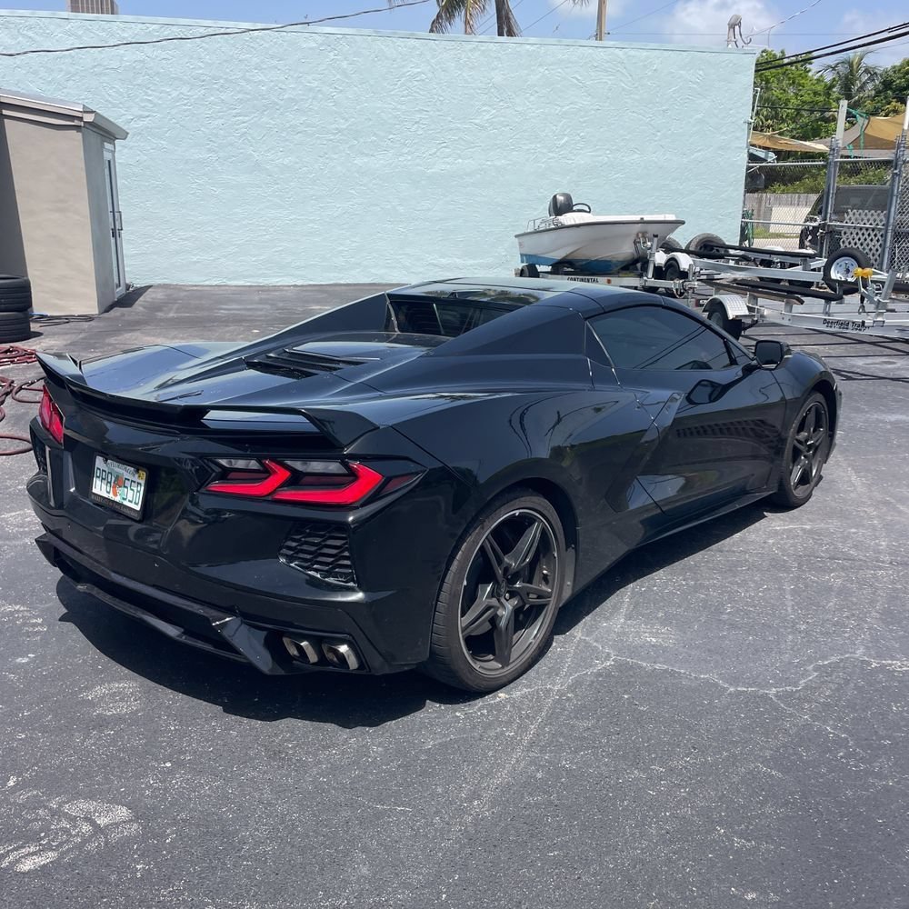 Used 2021 Chevrolet Corvette Stingray Premium Conv w/ Z51 Performance Package RWD image 4
