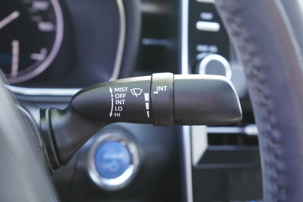 Used 2022 Toyota Avalon Limited w/ Advanced Safety Package FWD image 17