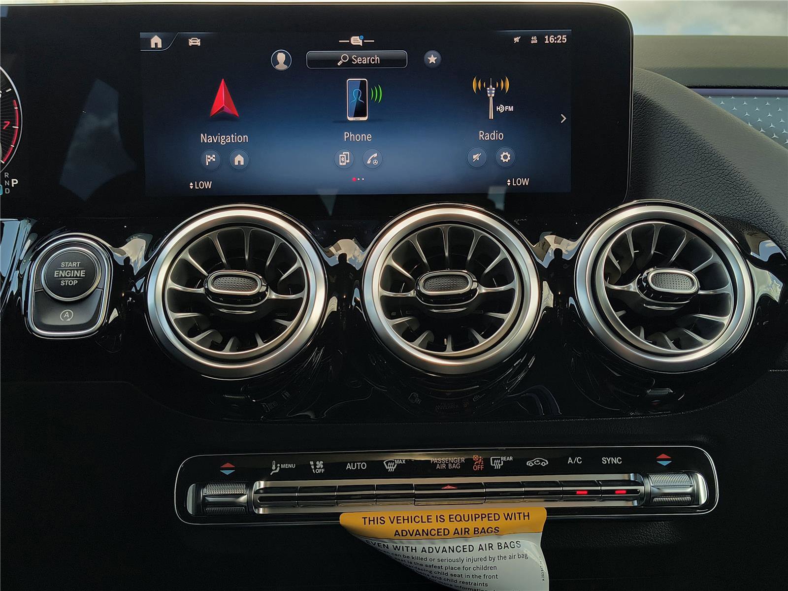 New 2025 Mercedes-Benz GLA 250 image 8