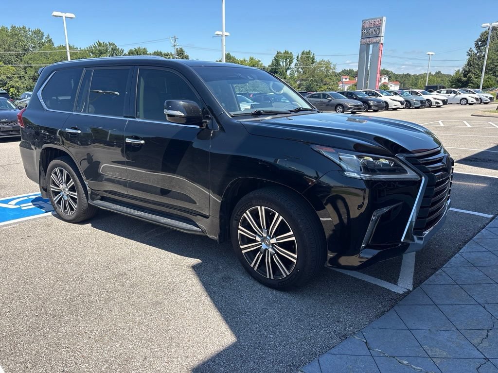 Used 2018 Lexus LX 570 4WD w/ Luxury Package image 3