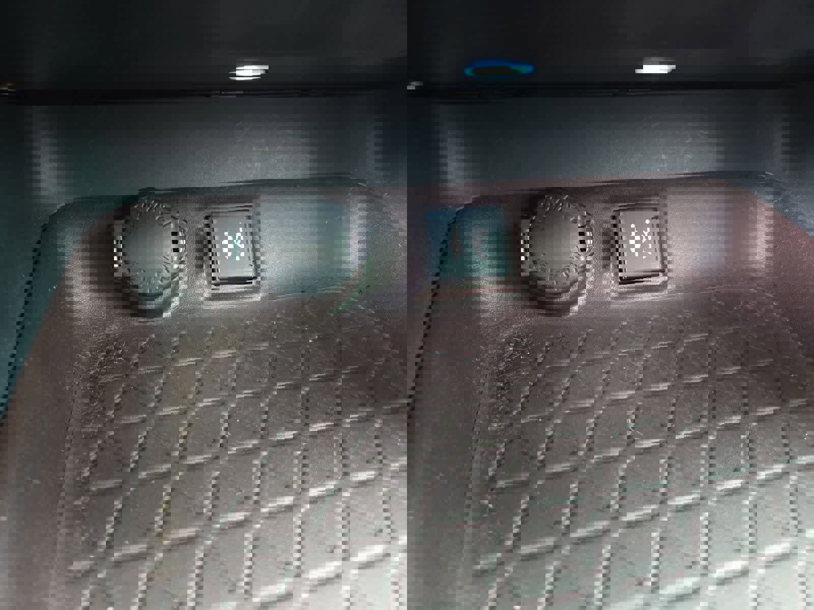 Used 2019 Toyota RAV4 Limited w/ Cold Weather Package image 31