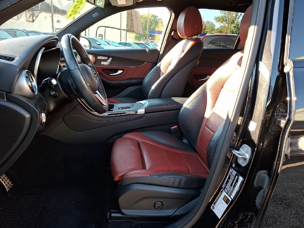 Used 2020 Mercedes-Benz GLC 300 4MATIC image 13