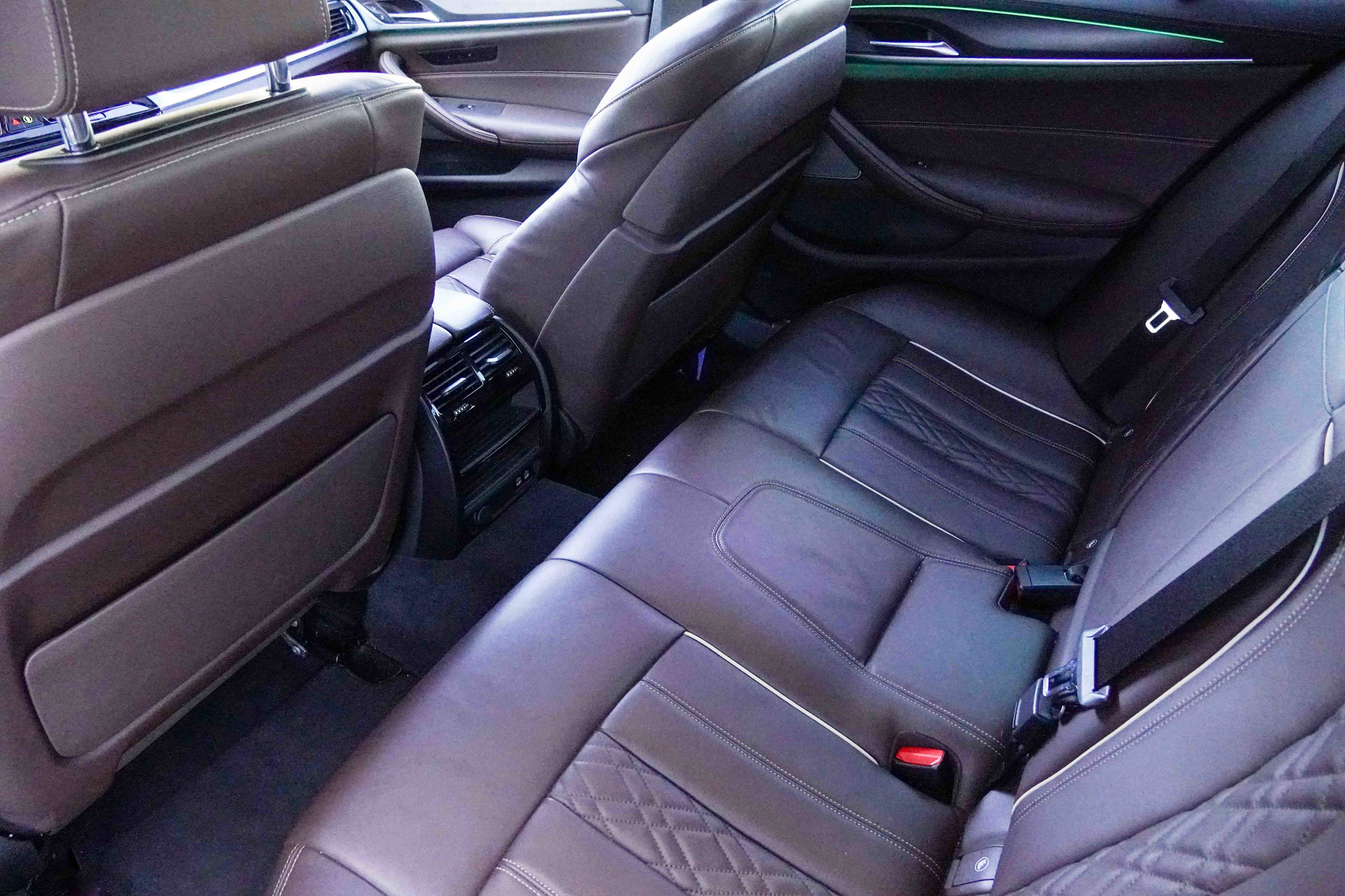 Certified 2022 BMW M550i xDrive w/ Executive Package image 36