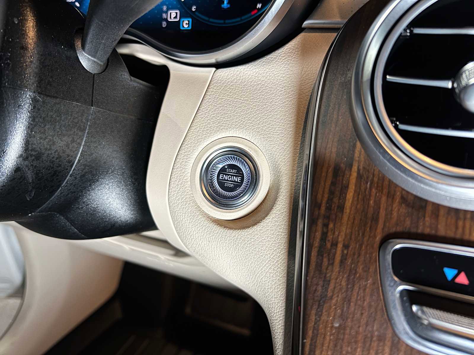 Used 2022 Mercedes-Benz GLC 300 4MATIC image 30