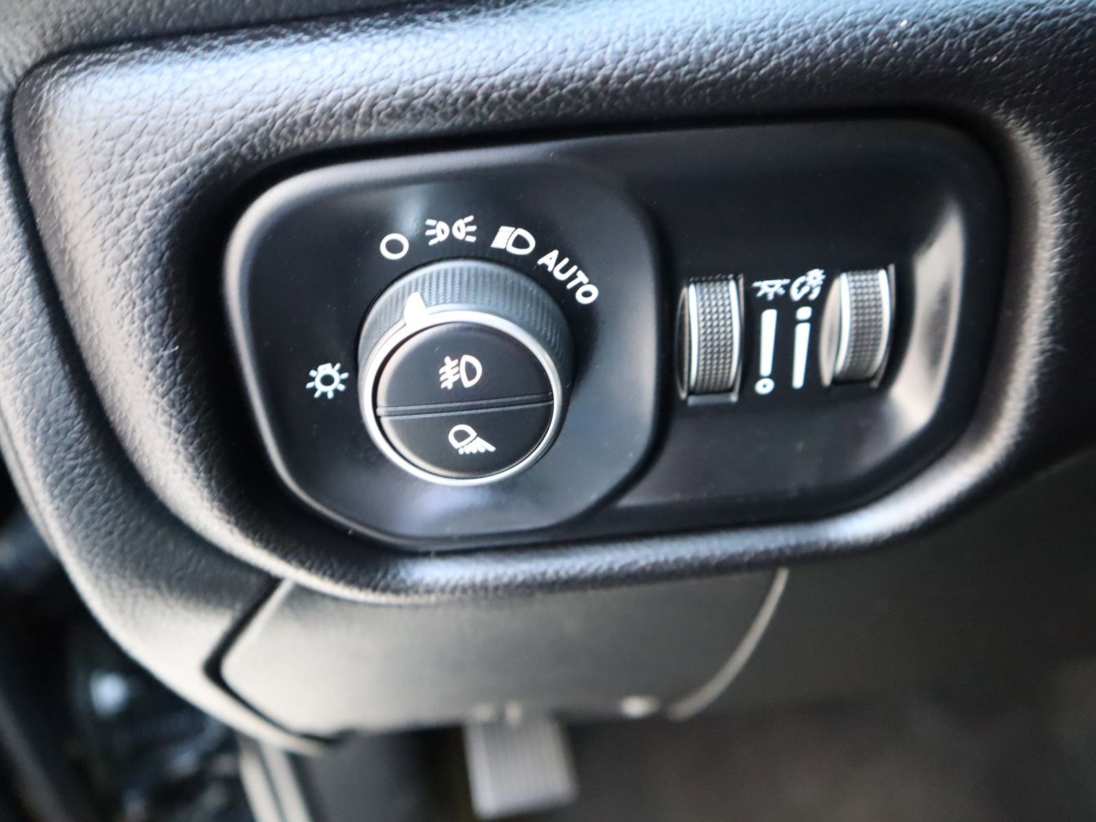 Used 2024 RAM 2500 Laramie image 38