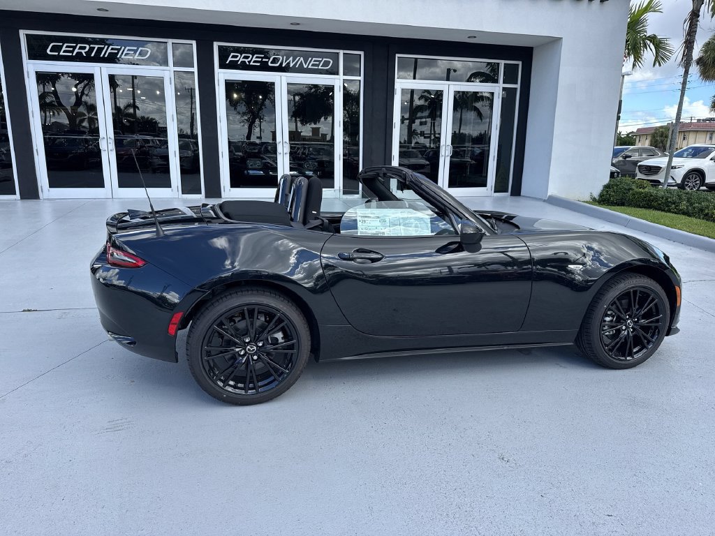 New 2026 MAZDA MX-5 Miata Club w/ Interior Package RWD image 4