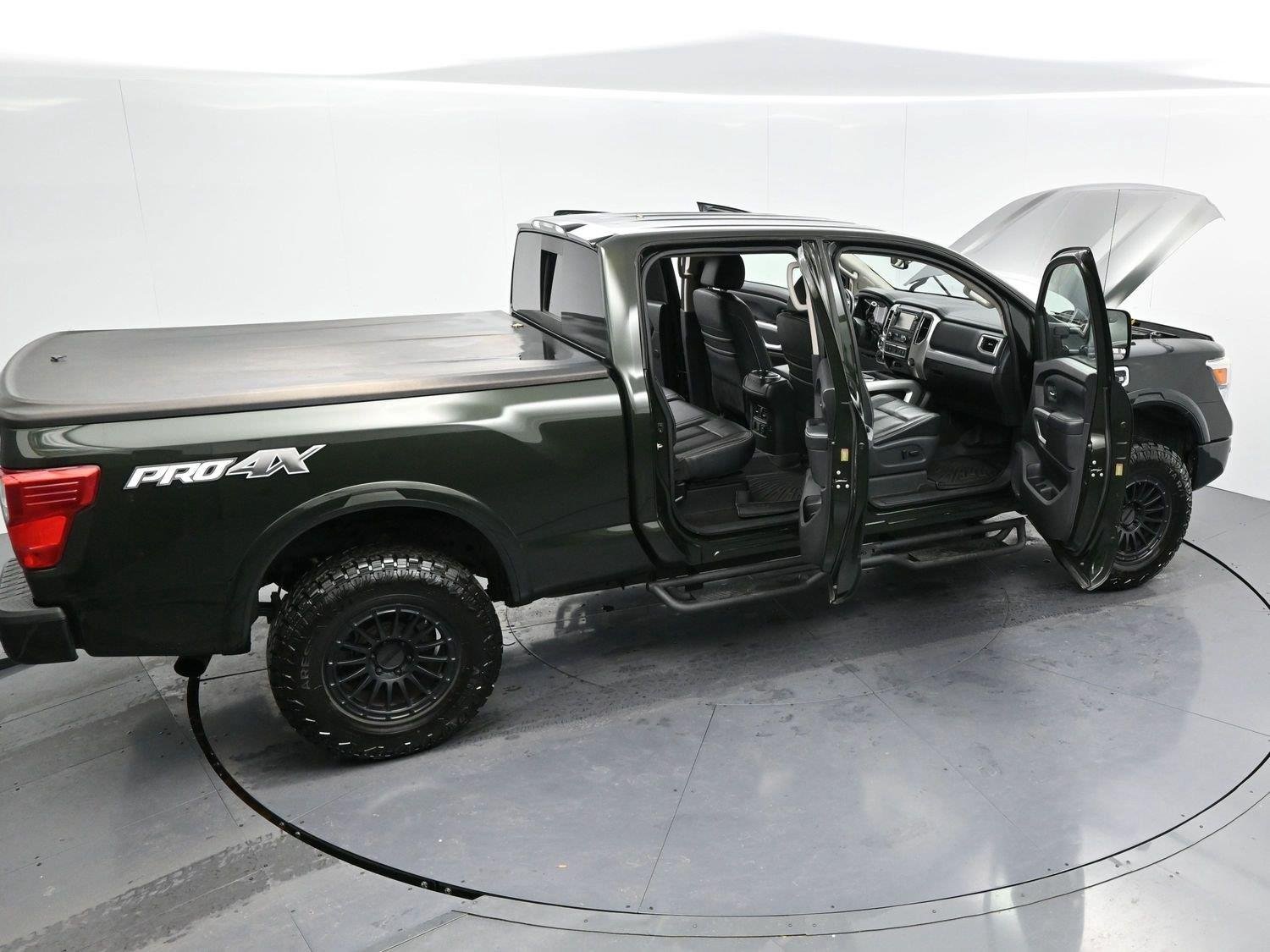 Used 2019 Nissan Titan PRO-4X w/ Pro-4x Convenience Package AWD/4WD image 41