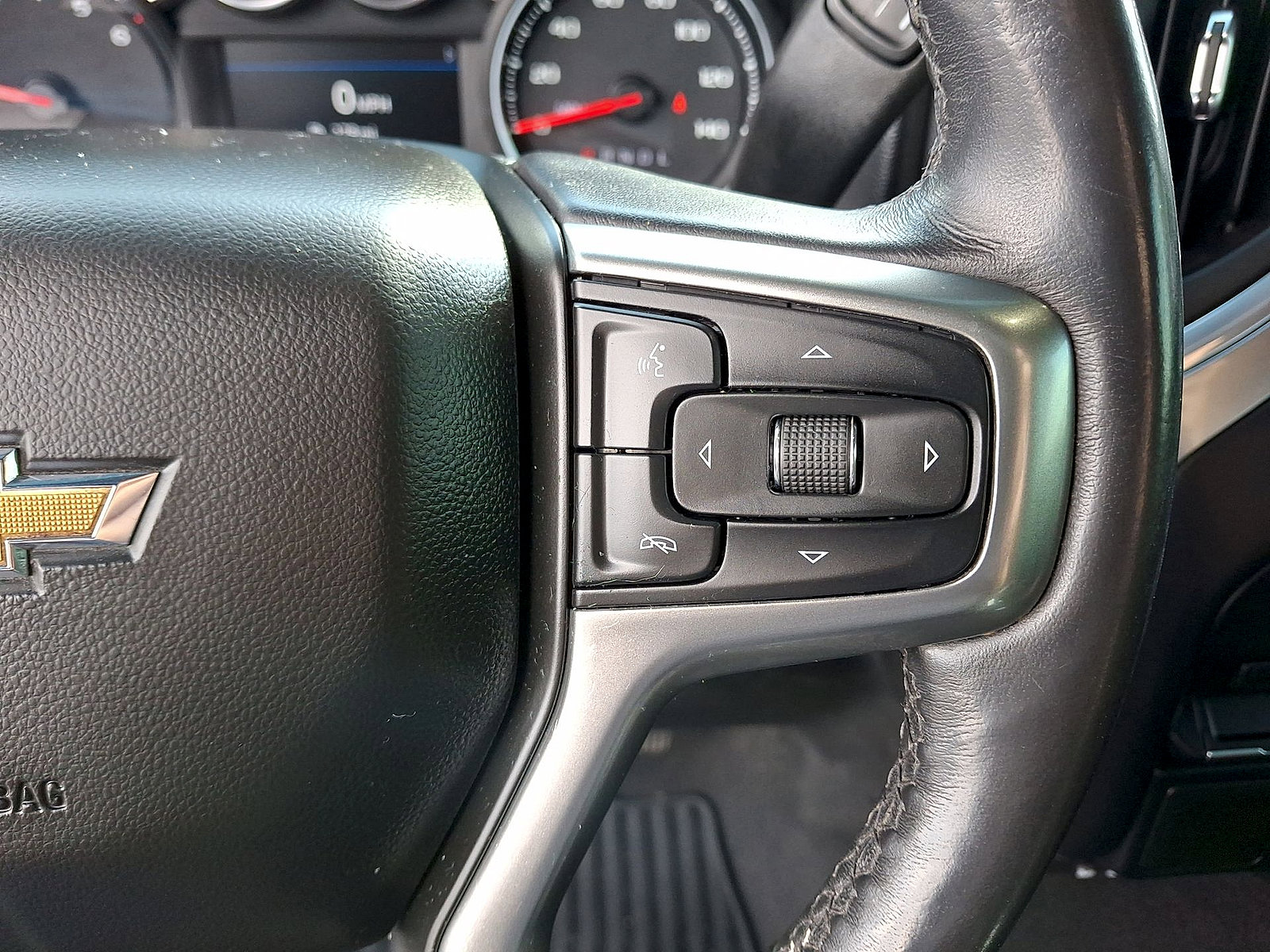 Used 2021 Chevrolet Silverado 1500 LT AWD/4WD image 18