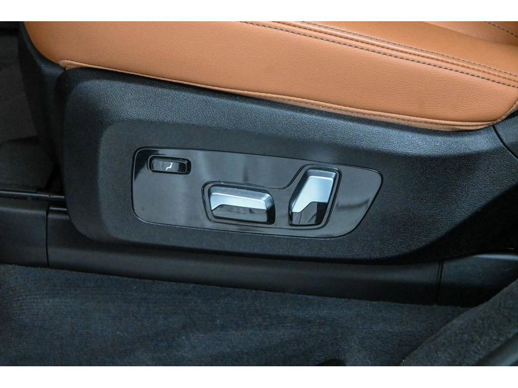 Used 2020 BMW X7 xDrive40i w/ Premium Package image 30