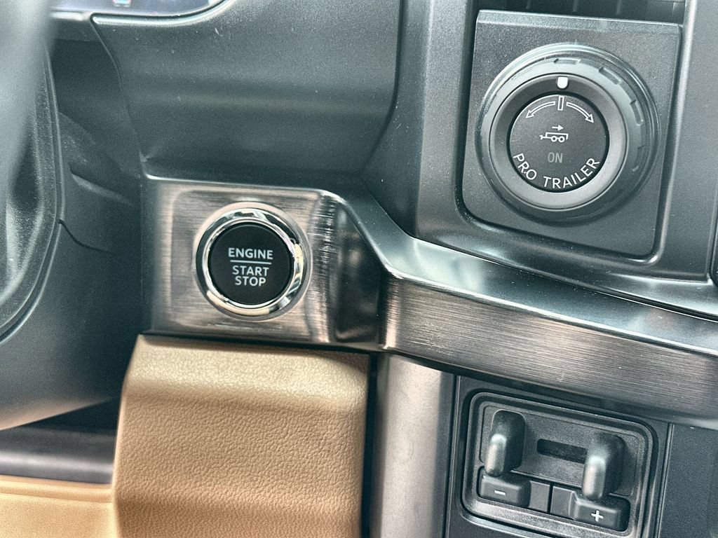 Used 2024 Ford F250 Lariat w/ Lariat Ultimate Package AWD/4WD image 17