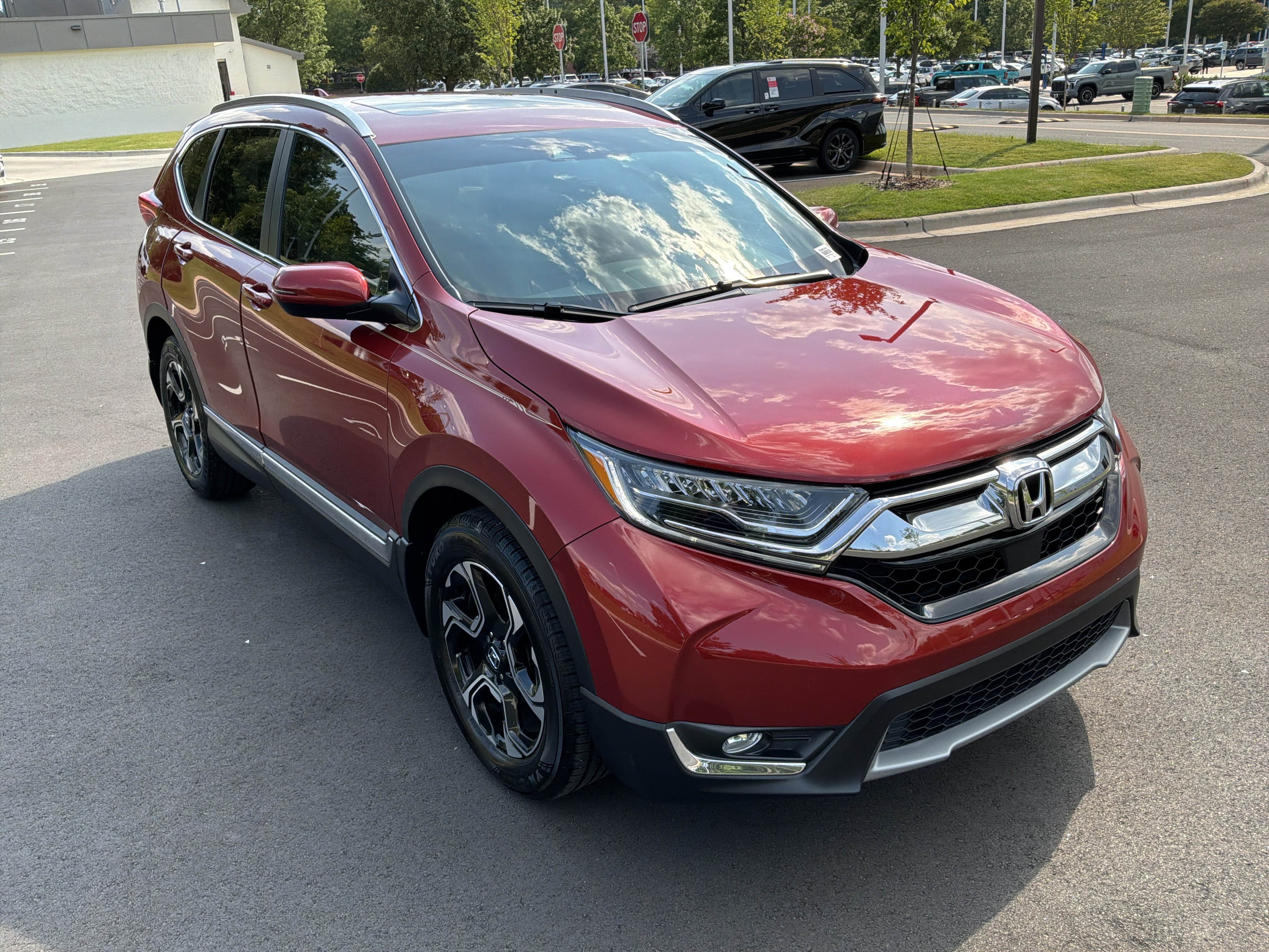 Used 2019 Honda CR-V Touring image 2