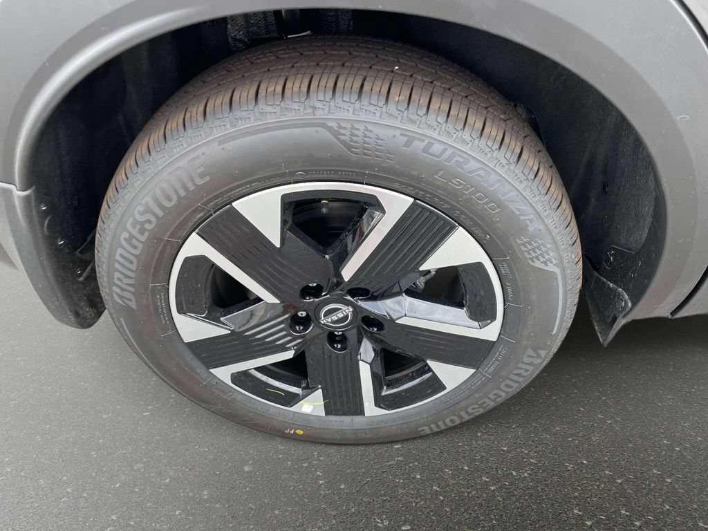 New 2027 Nissan Kicks SV w/ SV Premium Package AWD/4WD image 7