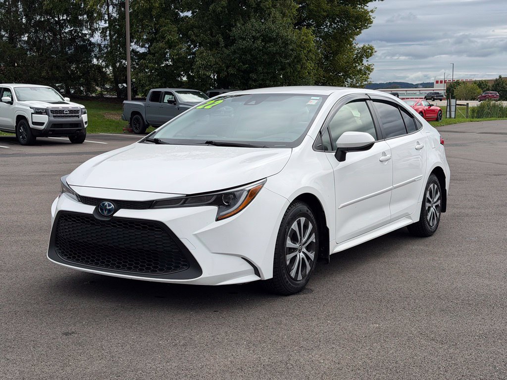 Used 2022 Toyota Corolla LE FWD image 2