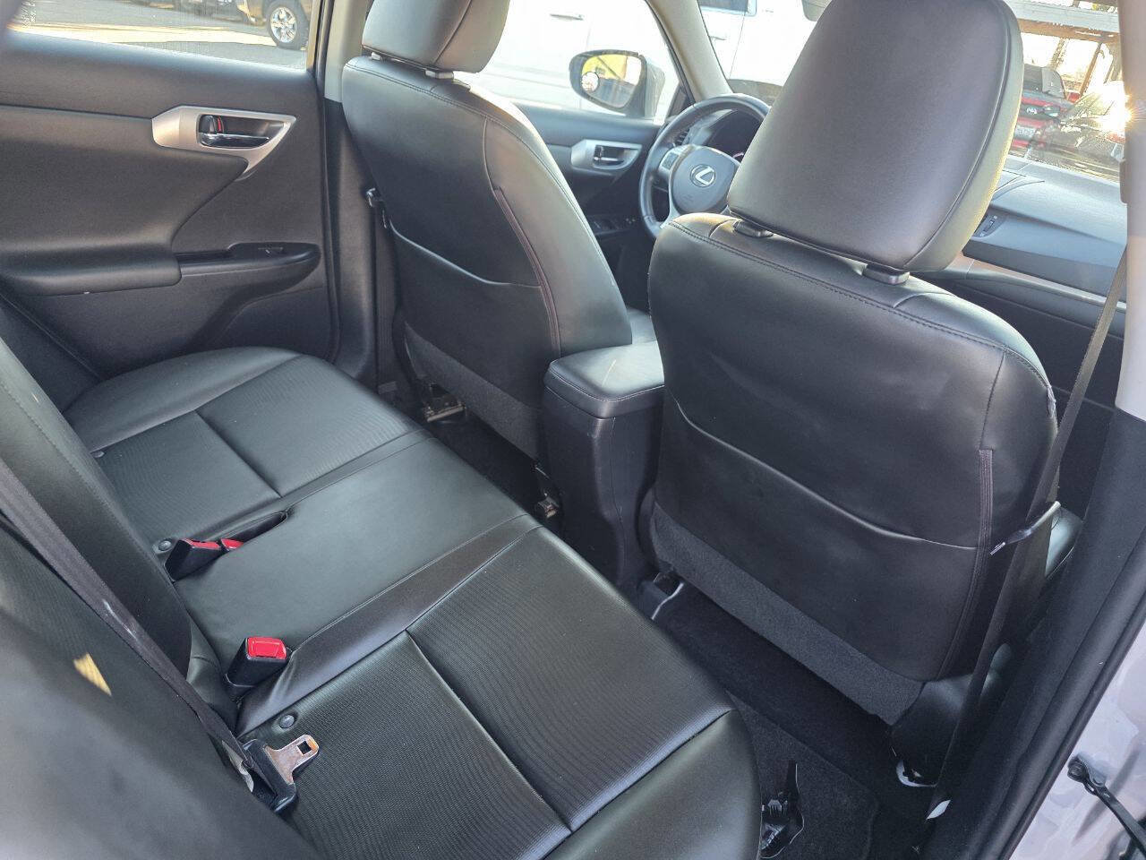 Used 2012 Lexus CT 200h Premium image 12