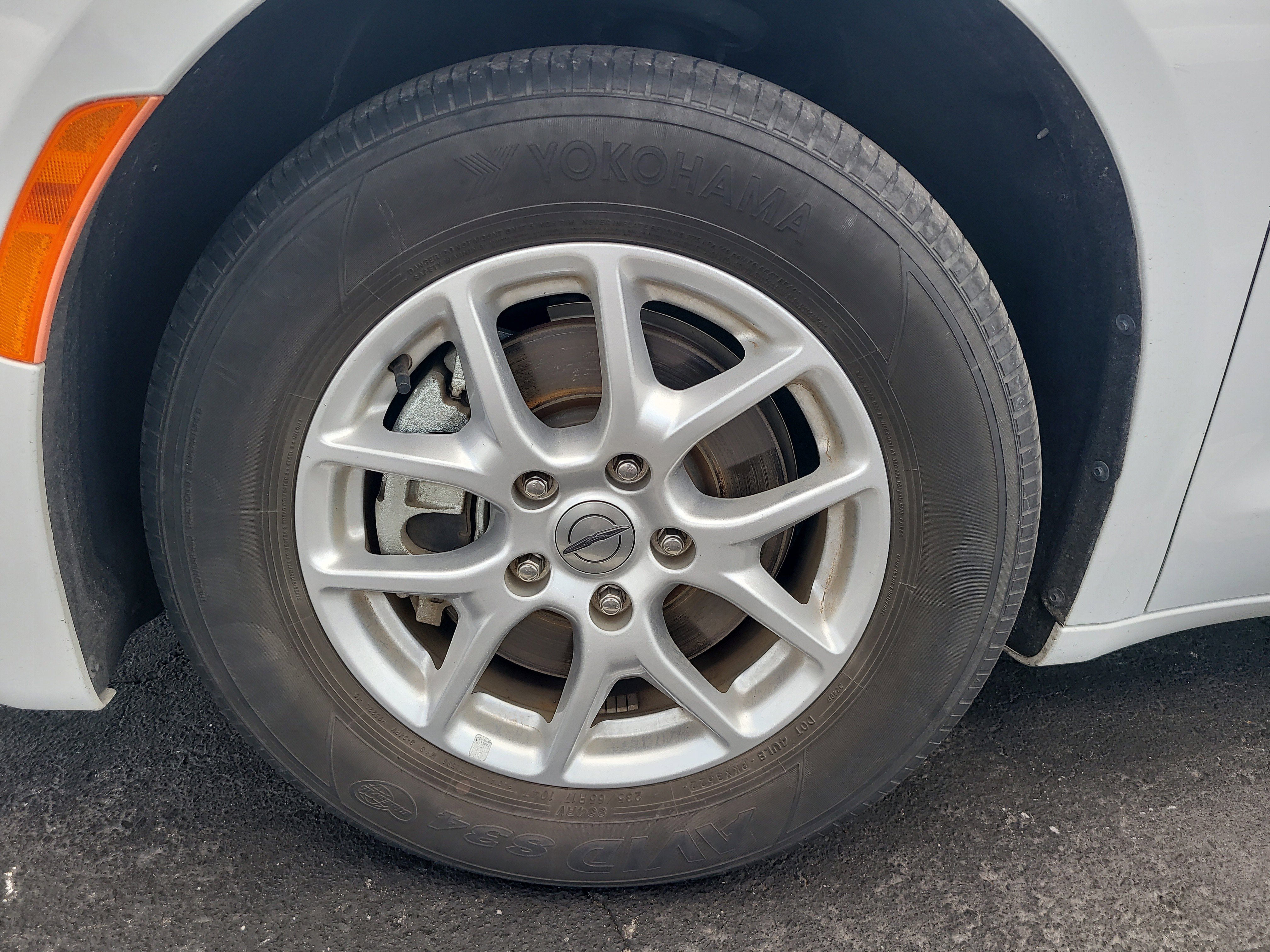 Used 2023 Chrysler Voyager LX image 9