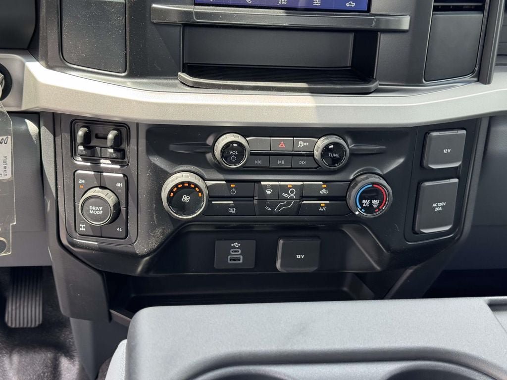 New 2026 Ford F350 XL w/ FX4 Off-Road Package AWD/4WD image 15