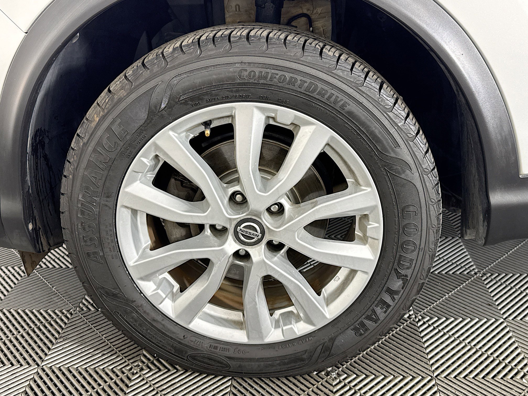Used 2020 Nissan Rogue Sport SV image 37