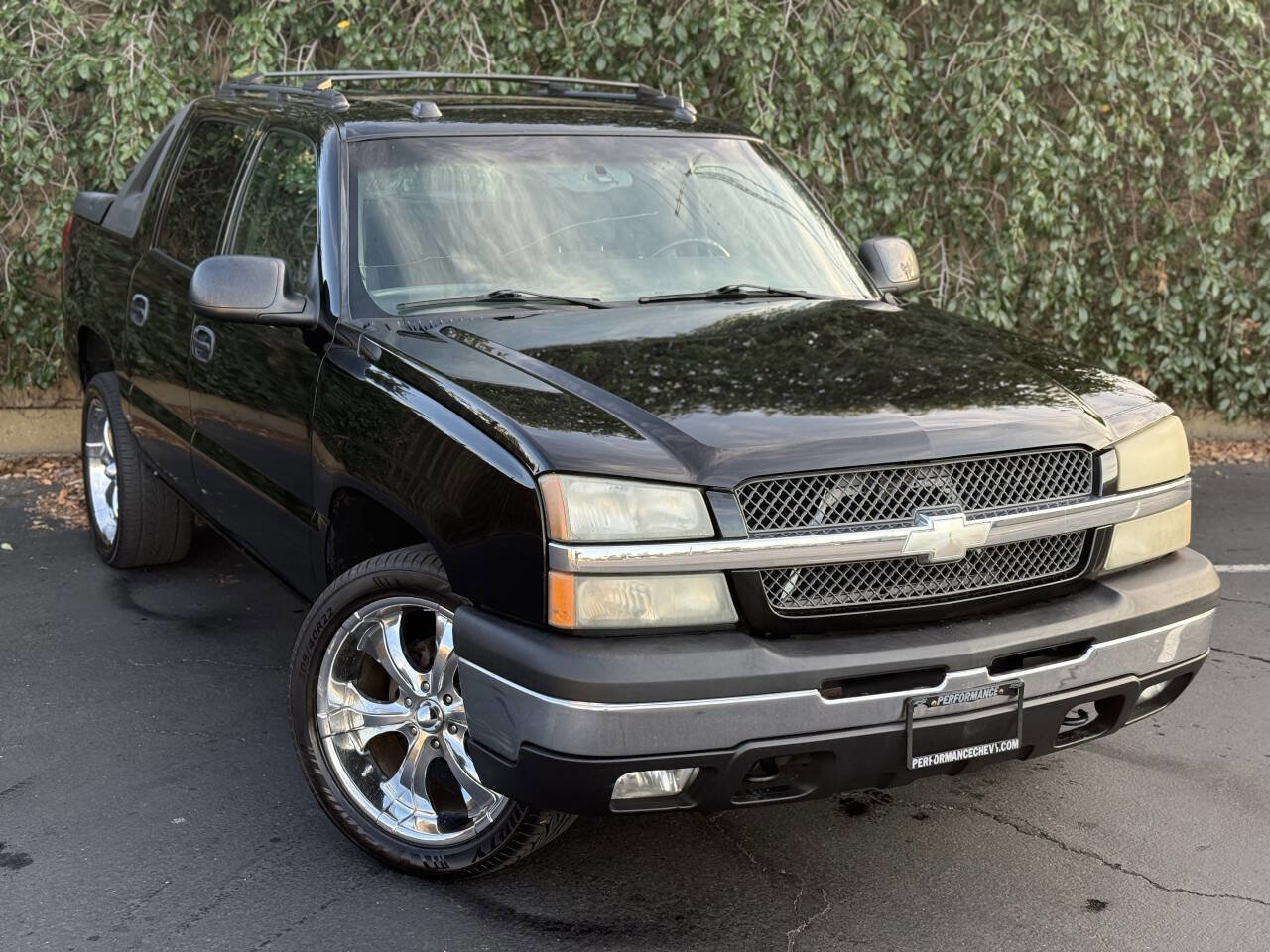 Used 2004 Chevrolet Avalanche 2WD w/ Preferred Equipment Group image 2