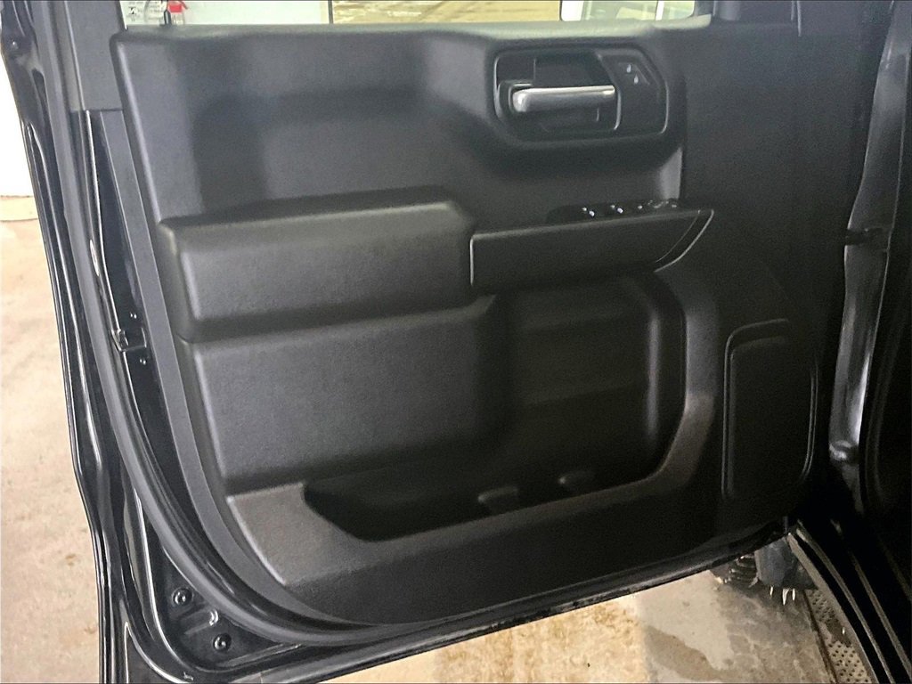 Used 2023 GMC Sierra 1500 Pro w/ Graphite Edition image 9