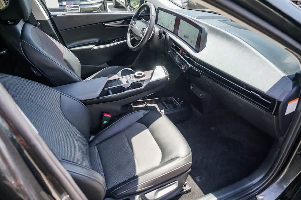 Certified 2023 Kia EV6 Light RWD image 15