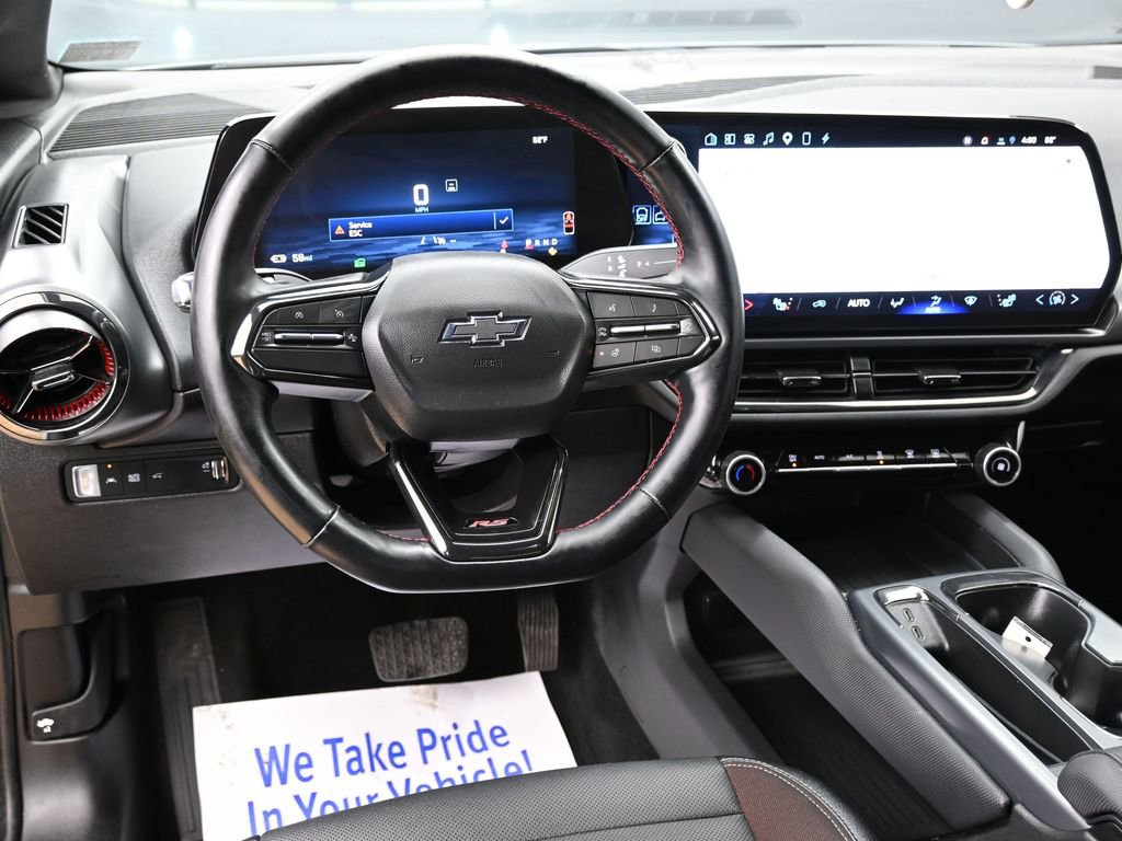 Used 2024 Chevrolet Equinox EV RS FWD image 32