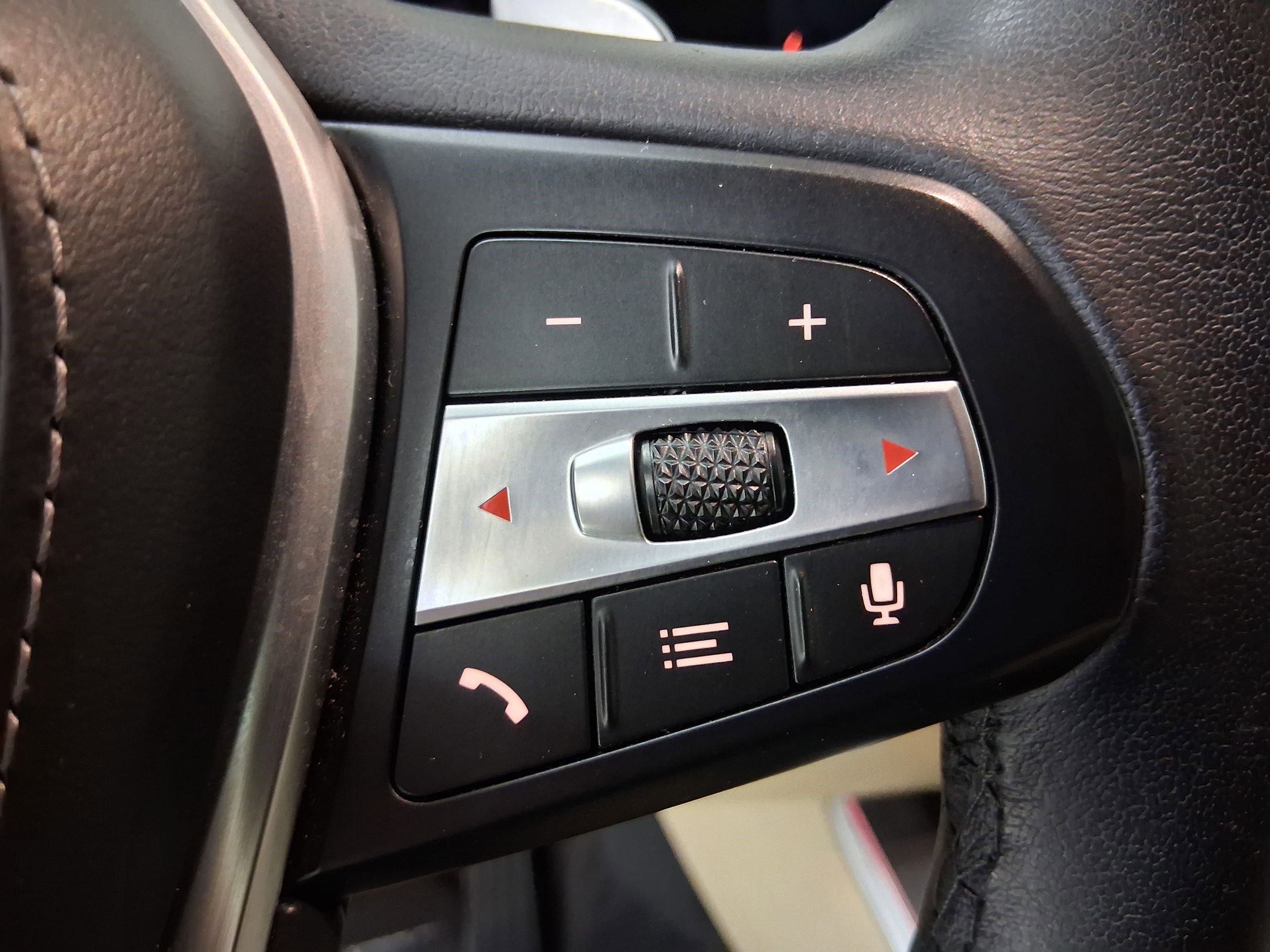 Used 2022 BMW X5 sDrive40i w/ Parking Assistance Package RWD image 24