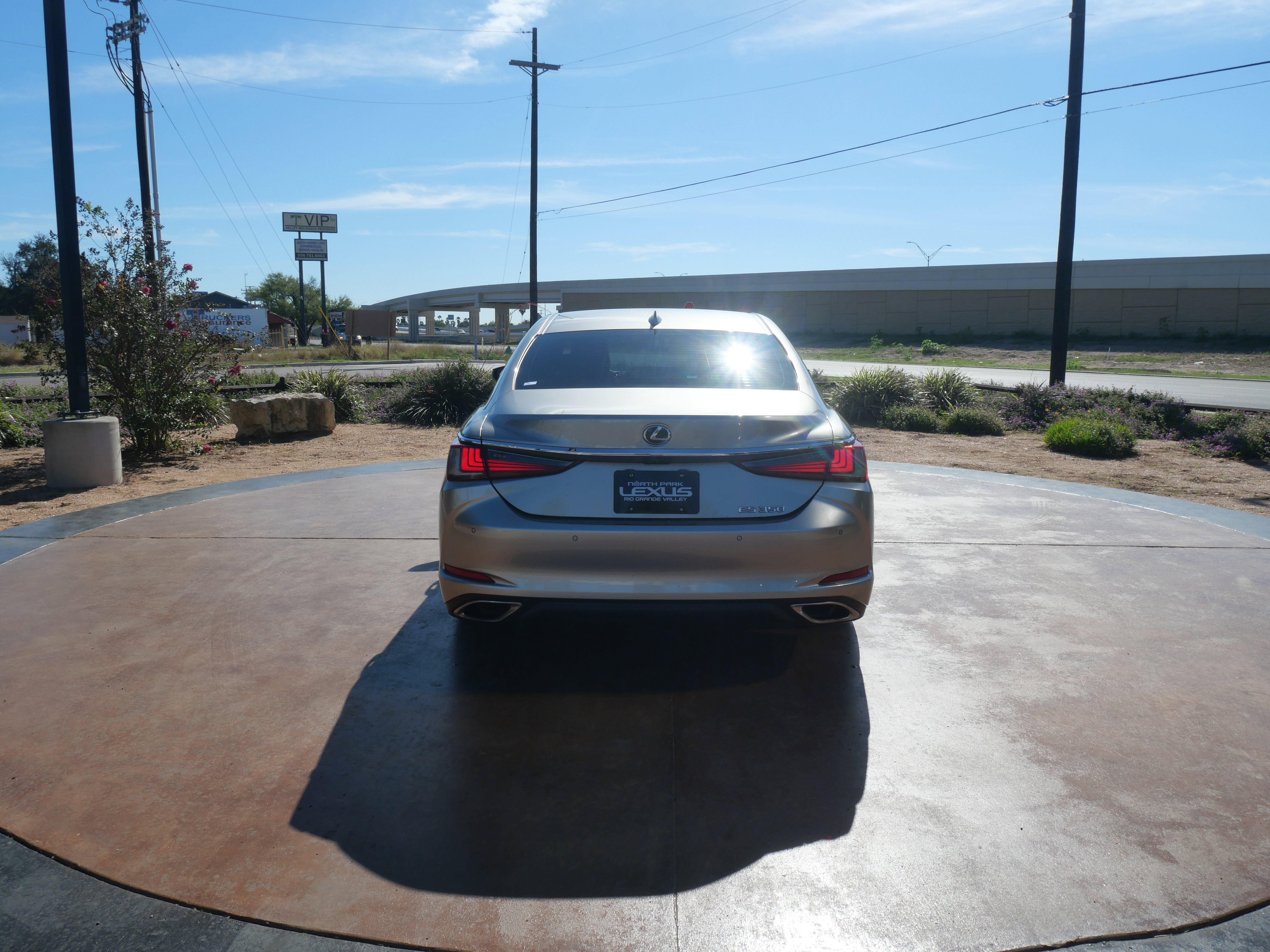 Used 2019 Lexus ES 350 w/ Premium Package image 3