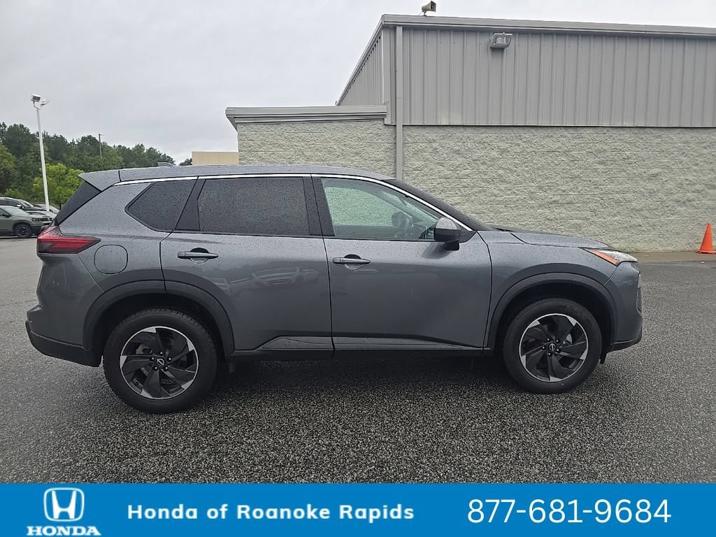 Used 2024 Nissan Rogue SV FWD image 6