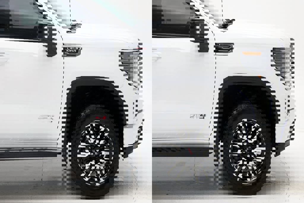 Used 2025 GMC Sierra 1500 AT4 w/ AT4 Premium Package image 4