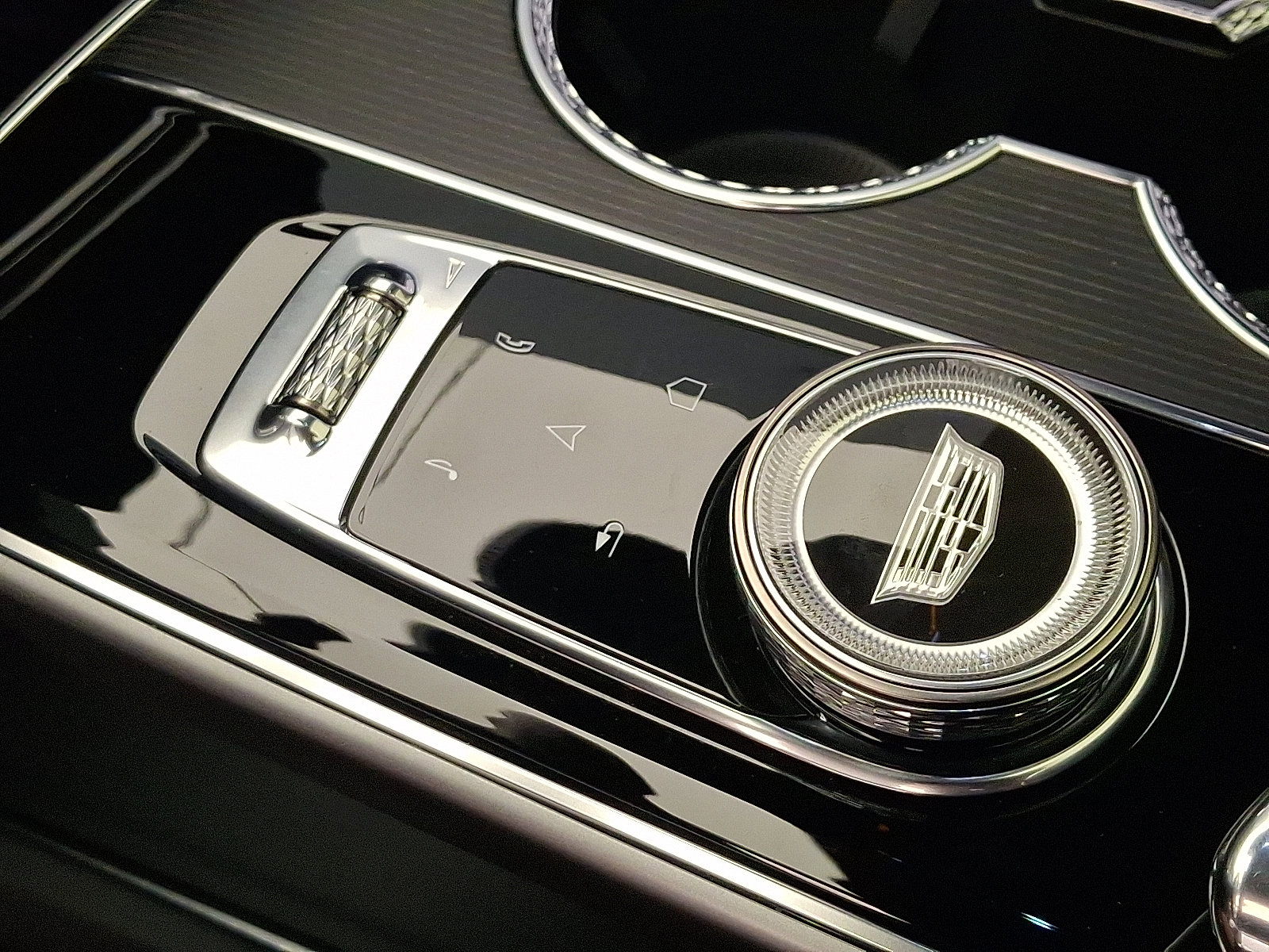 Used 2025 Cadillac Lyriq Luxury AWD/4WD image 24