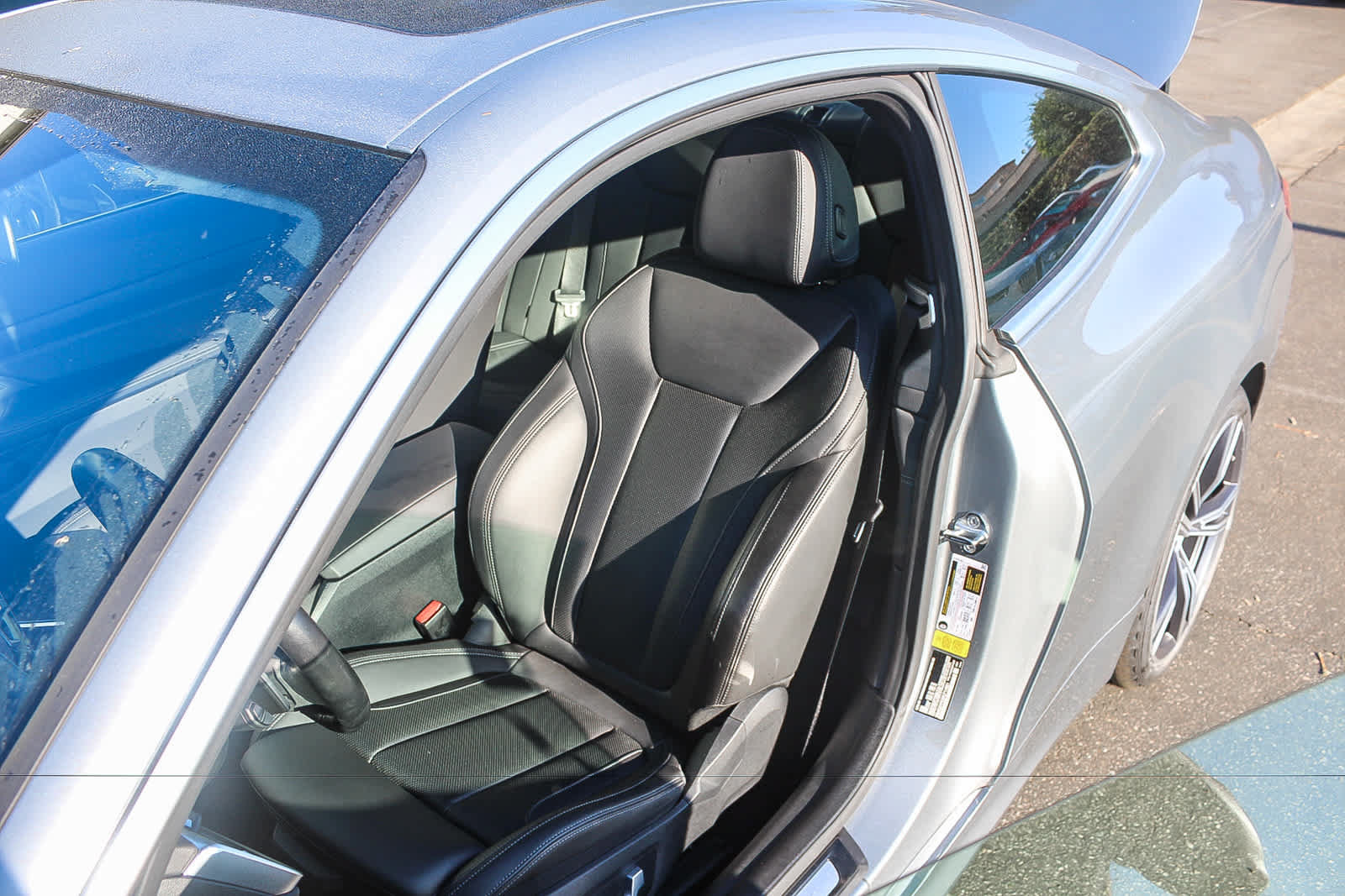Used 2024 BMW 430i Coupe w/ Premium Package RWD image 23