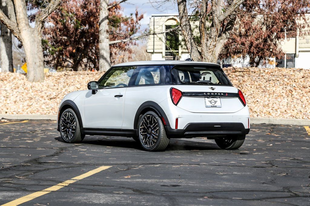 New 2026 MINI Cooper S image 3
