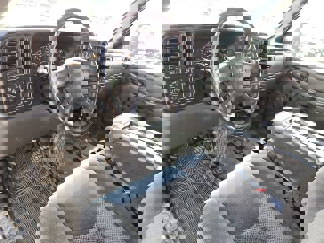 Used 2005 Chevrolet Silverado 2500 w/ Heavy-Duty Power Package image 9