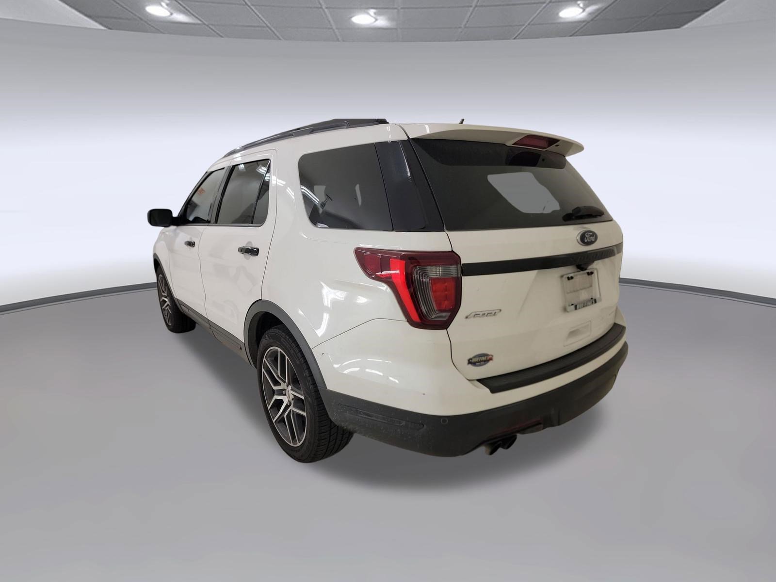 Used 2018 Ford Explorer Sport w/ Equipment Group 401A AWD/4WD image 3