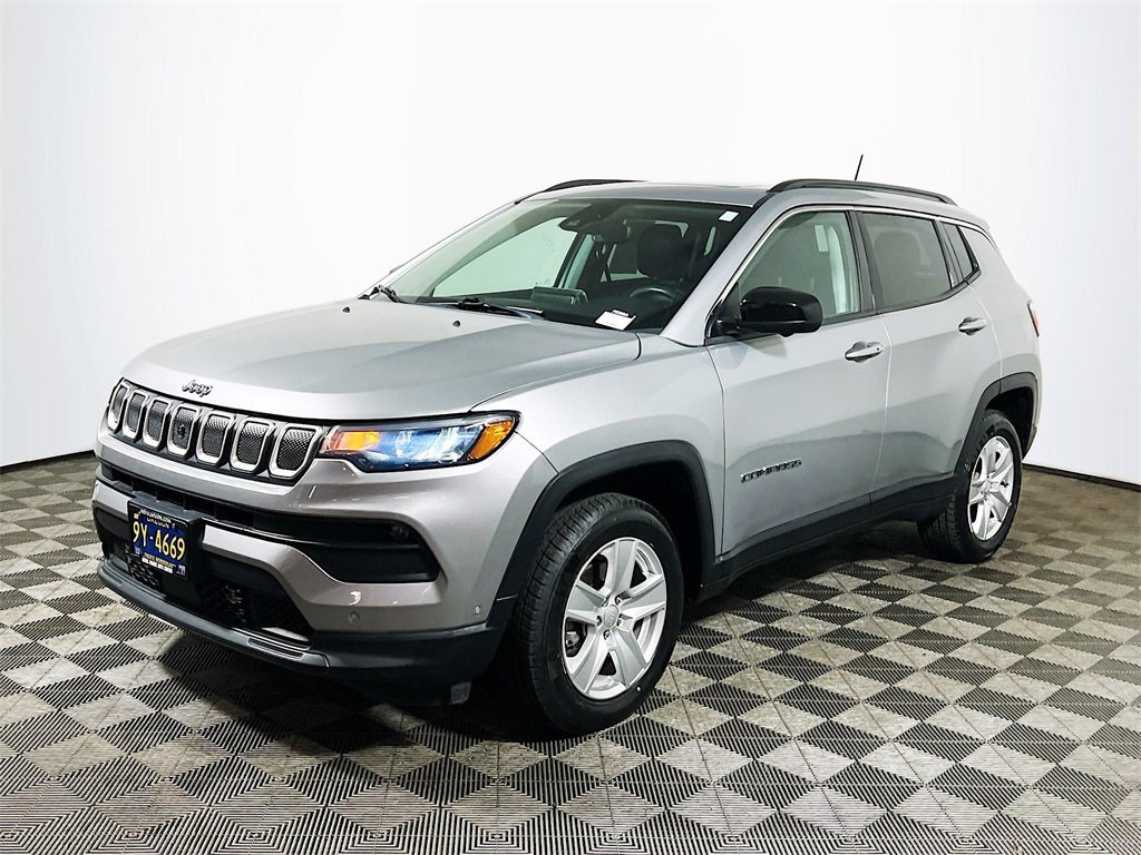 Used 2022 Jeep Compass Latitude w/ Sun and Sound Group image 4