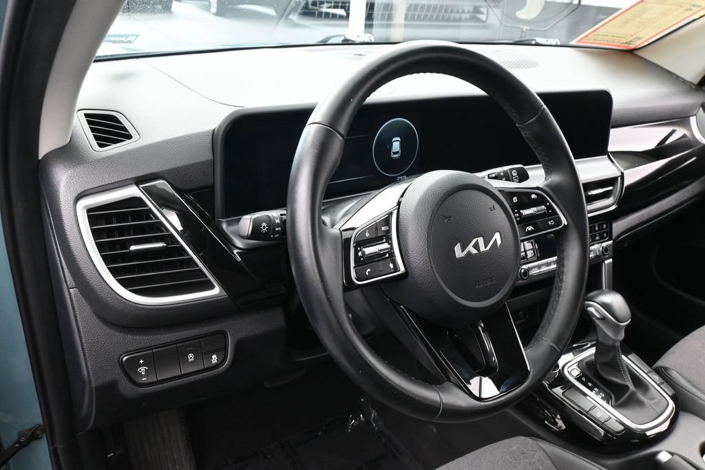 Used 2024 Kia Seltos S FWD image 15