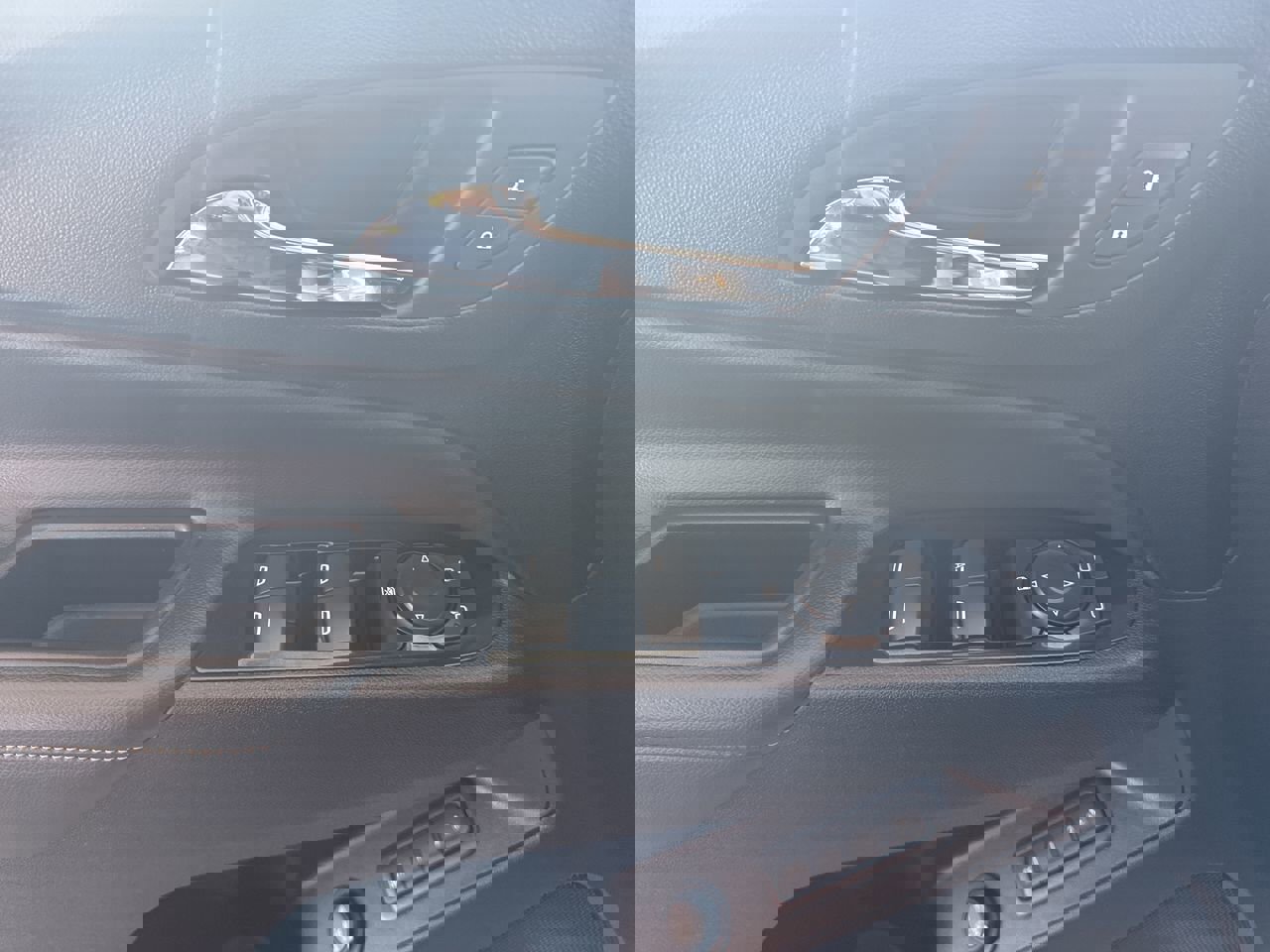 Used 2022 Chevrolet Equinox Premier image 23