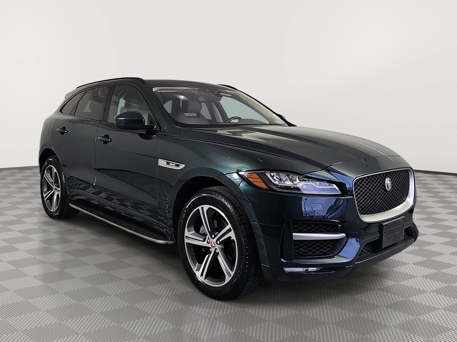 Used 2018 Jaguar F-PACE R-Sport AWD/4WD image 2