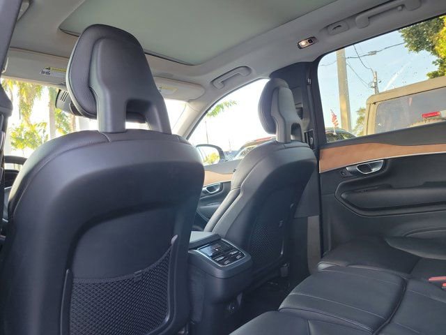Used 2022 Volvo XC90 T6 Momentum w/ Protection Package Premier image 12