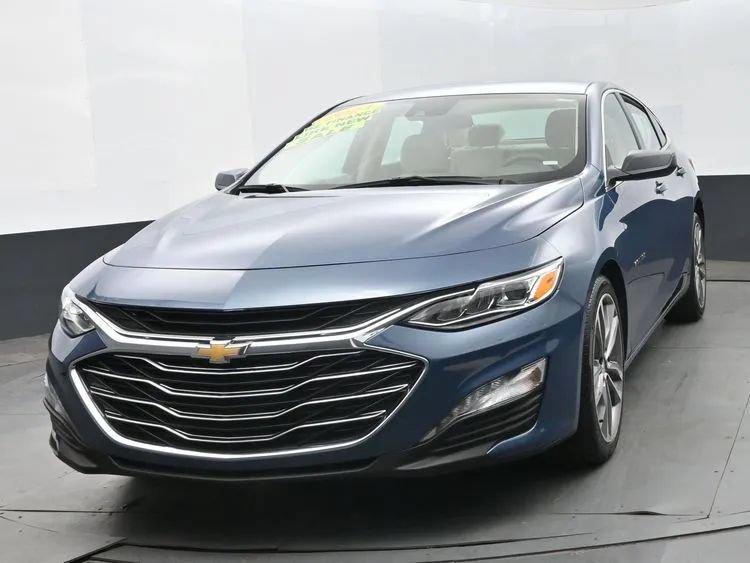 Used 2024 Chevrolet Malibu LT FWD image 1