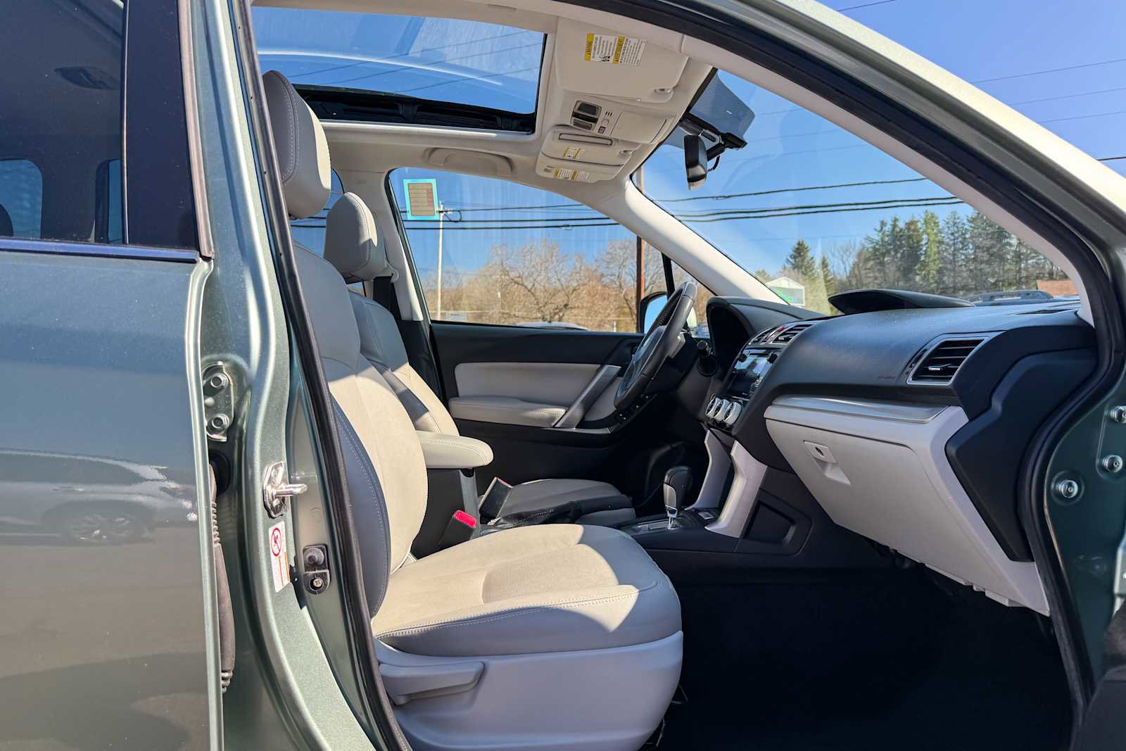 Used 2016 Subaru Forester 2.5i Limited image 9